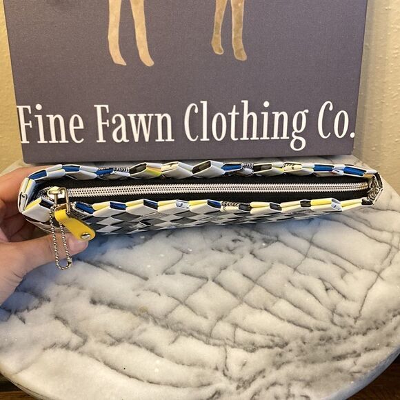 Recycled Woven Paper Clutch - Picture 7 of 12